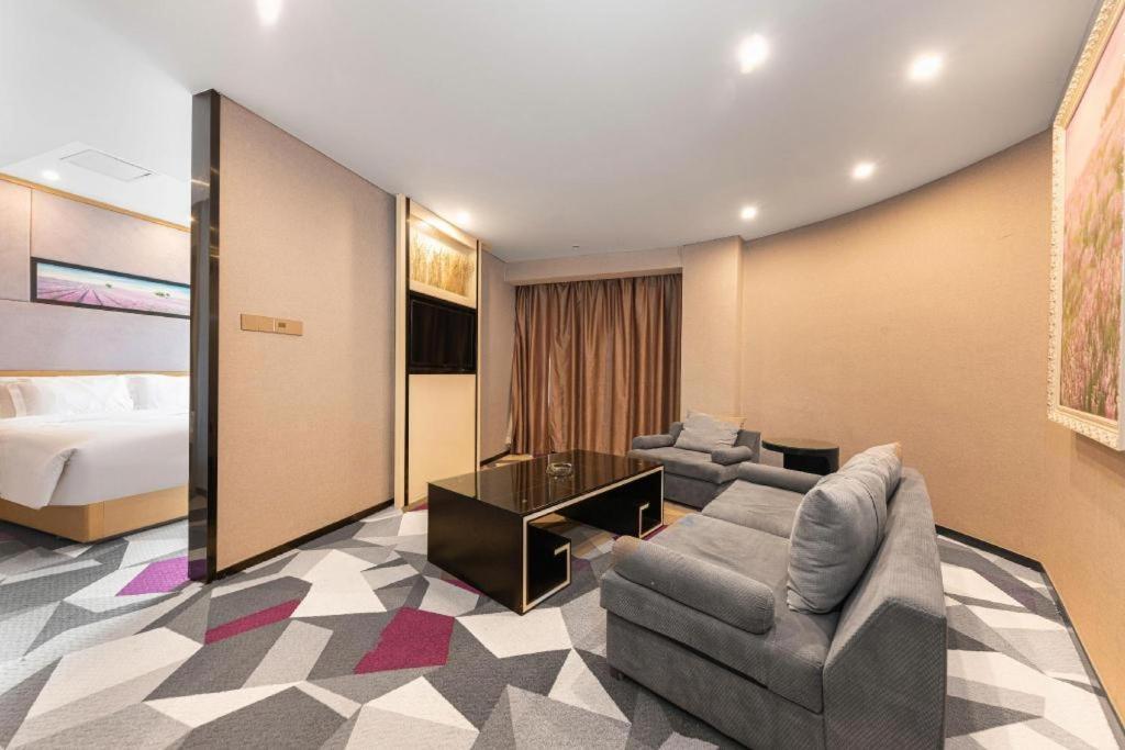 Lavande Hotel Nanchang Ai XI Hu Subway East Station Branch Екстериор снимка