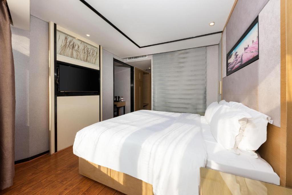 Lavande Hotel Nanchang Ai XI Hu Subway East Station Branch Екстериор снимка