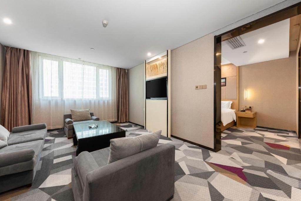 Lavande Hotel Nanchang Ai XI Hu Subway East Station Branch Екстериор снимка